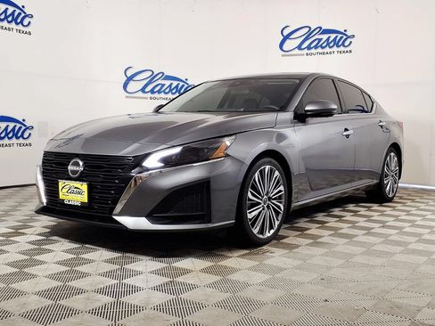 Used 2024 Nissan Altima 2.5 SL FWD image 5