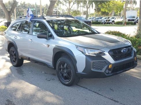 Used 2025 Subaru Outback Wilderness AWD/4WD image 7