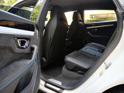 Used 2024 Lamborghini Urus S AWD/4WD image 21