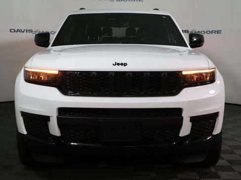 Used 2023 Jeep Grand Cherokee L Laredo AWD/4WD image 13