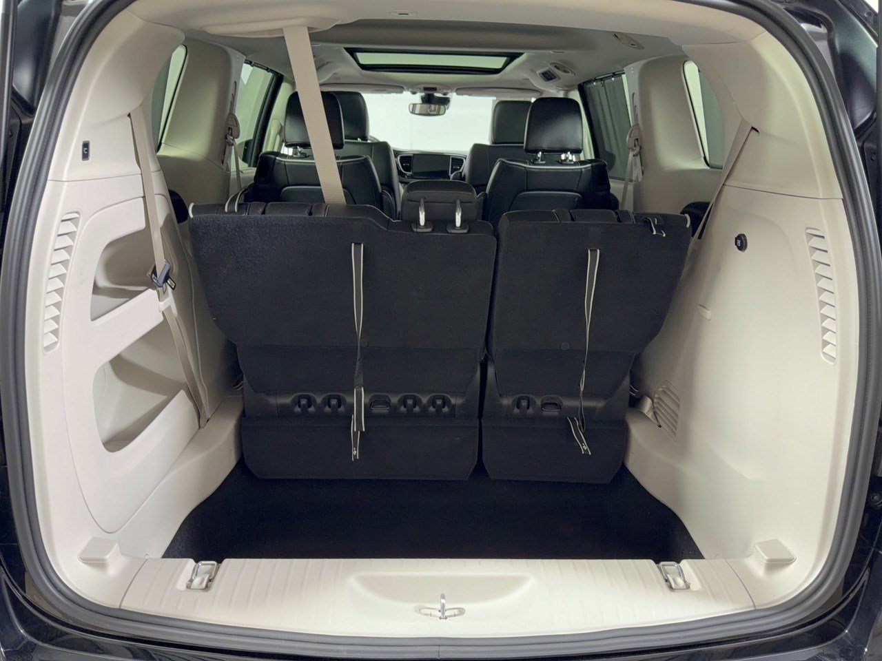 Used 2024 Chrysler Pacifica Limited FWD image 28