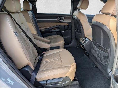 Used 2026 Kia Sorento SX Prestige w/ Olive Brown Leather Package image 25