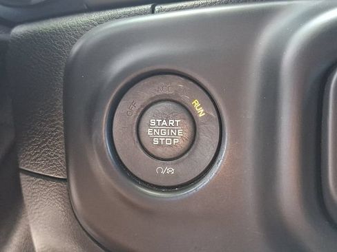 Used 2019 Jeep Wrangler Unlimited Sport S AWD/4WD image 24