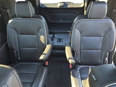 Used 2023 Chevrolet Traverse Premier w/ Redline Edition image 23