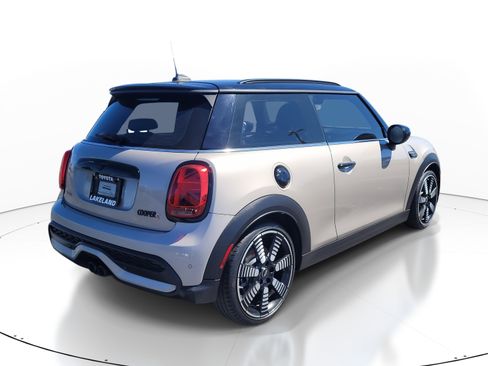 Used 2022 MINI Cooper S image 7