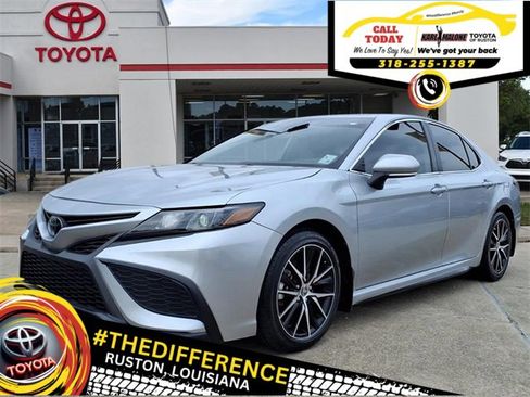 Used 2023 Toyota Camry SE image 1