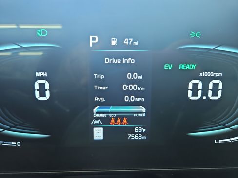 Used 2025 Kia Sportage EX image 13