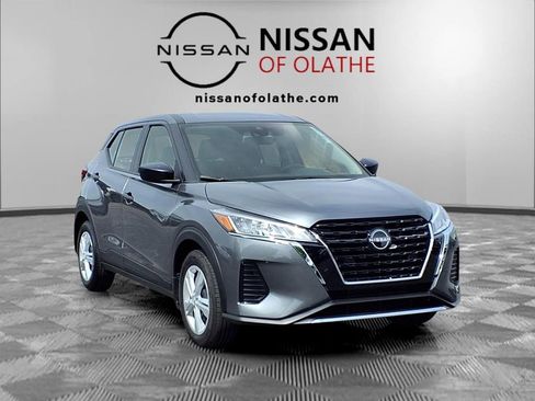 Certified 2025 Nissan Kicks Play S FWD image 28