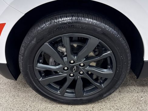 Used 2024 Chevrolet Equinox RS image 2