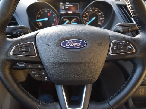 Certified 2019 Ford Escape SEL image 10