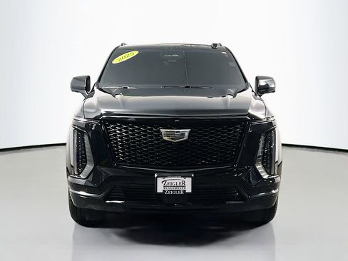 Used 2025 Cadillac Escalade ESV Sport Platinum w/ LPO, ONYX Package AWD/4WD image 2