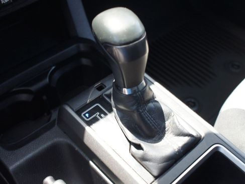 Used 2020 Toyota Tacoma TRD Off-Road AWD/4WD image 6