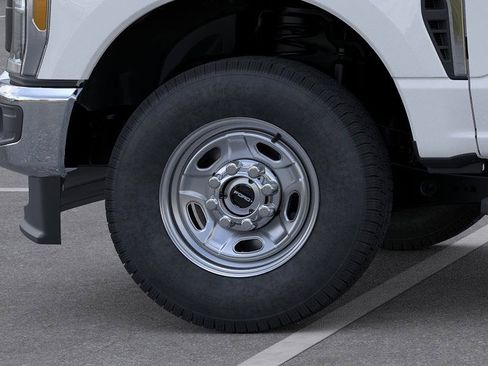 New 2026 Ford F250 XL w/ XL Chrome Package image 19