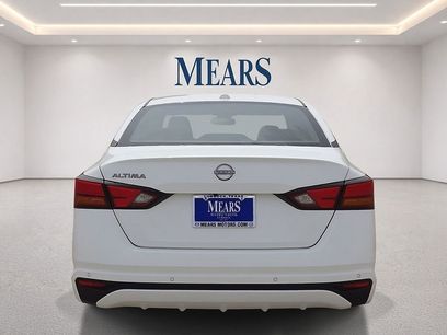 Used 2025 Nissan Altima 2.5 SV