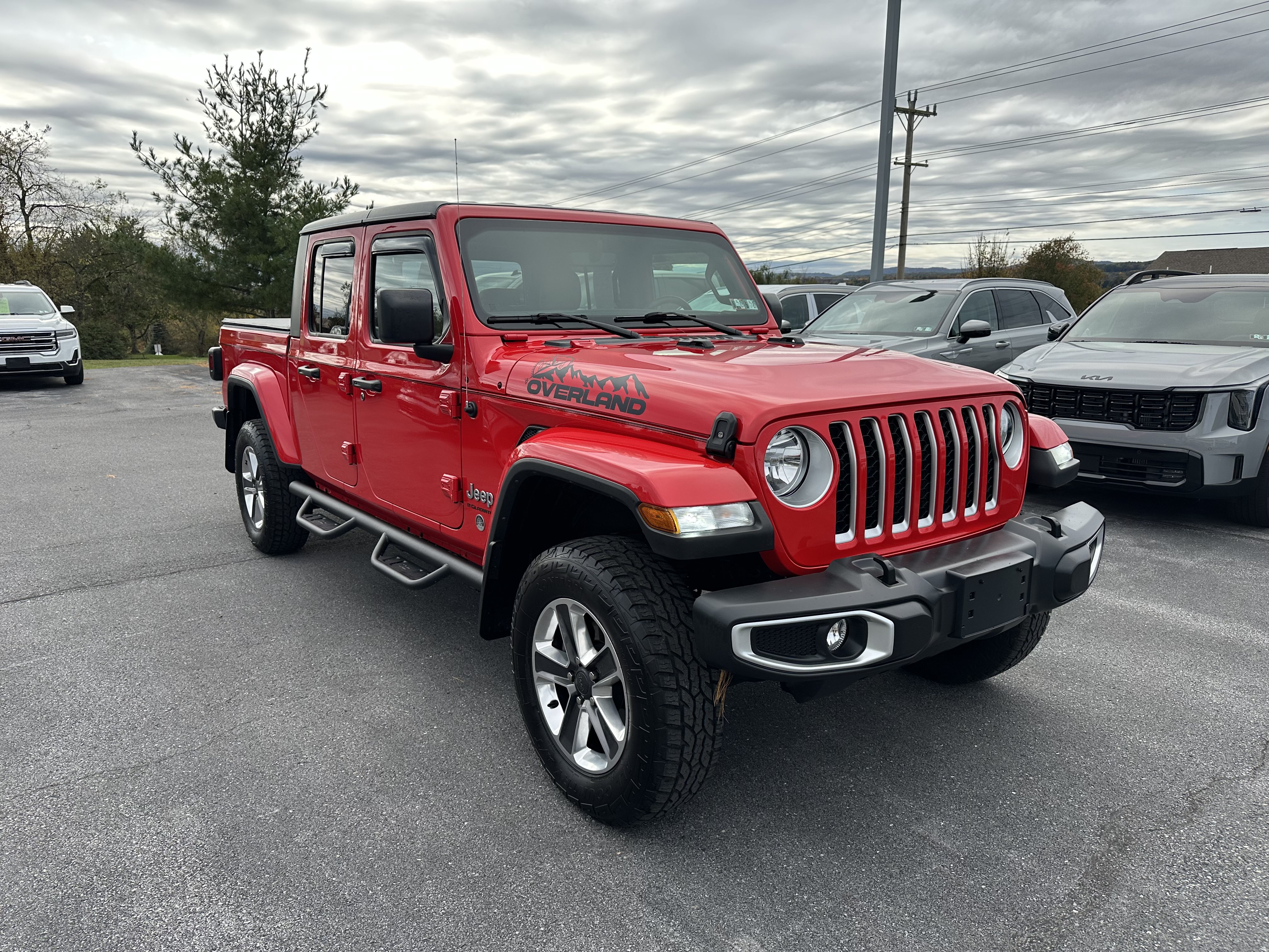 Used 2023 Jeep Gladiator Overland AWD/4WD image 3