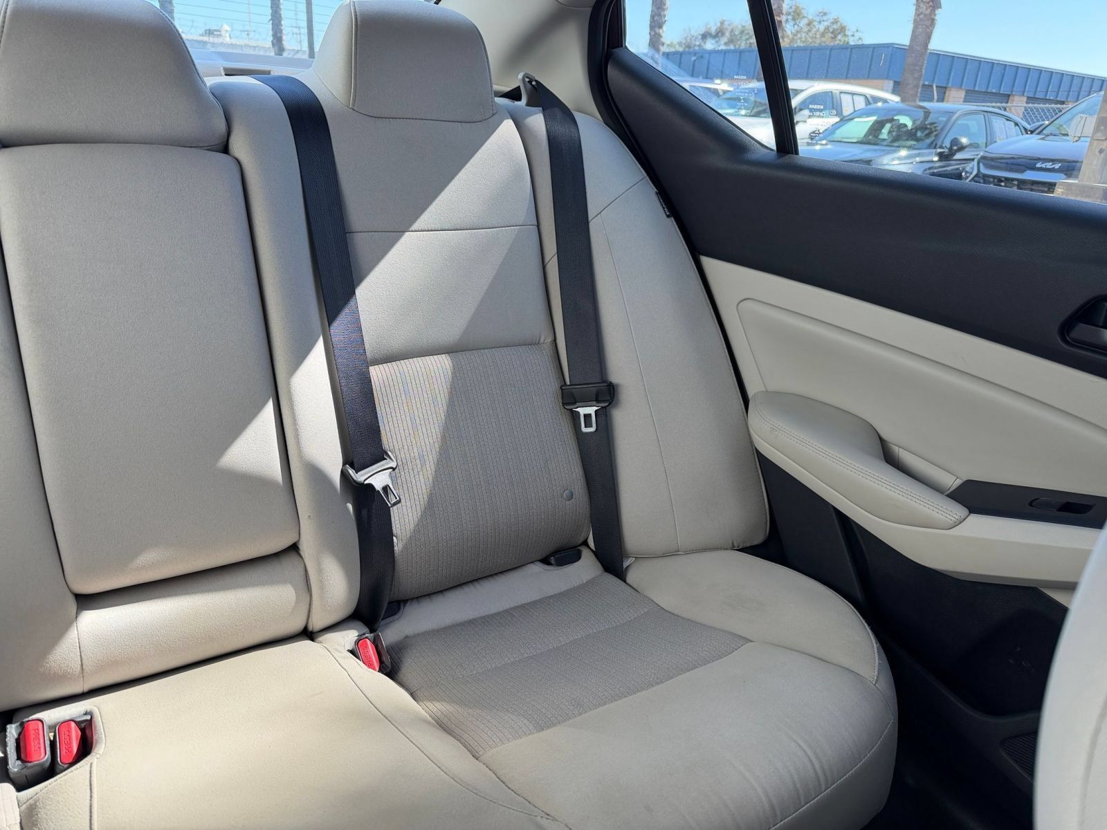 Used 2025 Nissan Altima 2.5 SV FWD image 36