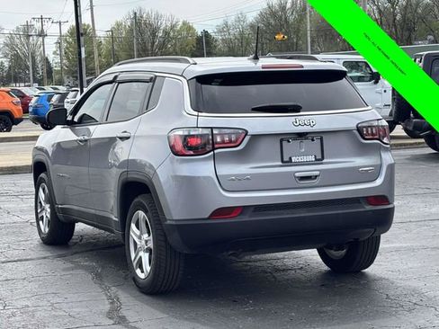 Used 2024 Jeep Compass Latitude AWD/4WD image 2