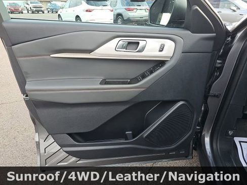 Used 2025 Ford Explorer Active w/ Active Comfort Package image 14