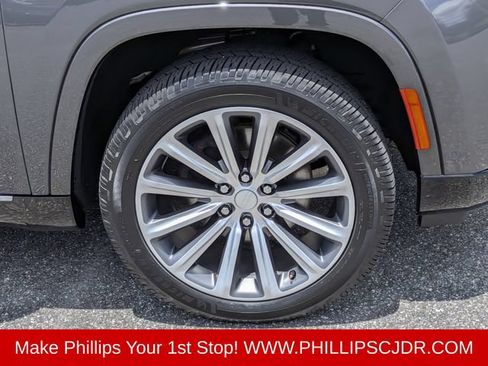 Used 2022 Jeep Grand Wagoneer Series I AWD/4WD image 11