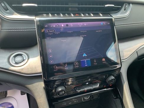 Used 2022 Jeep Grand Cherokee L Limited image 38