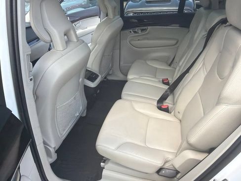 Used 2016 Volvo XC90 T6 Momentum w/ Momentum Plus Package AWD/4WD image 4