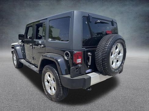 Used 2015 Jeep Wrangler Unlimited Sahara w/ Connectivity Group AWD/4WD image 9
