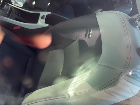 Used 2019 Chevrolet Bolt Premier w/ Infotainment Package image 7