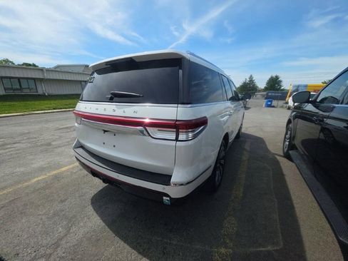 Used 2022 Lincoln Navigator Reserve AWD/4WD image 4