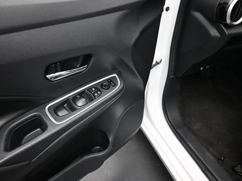 Used 2023 Nissan Versa SR w/ Trunk Package FWD image 16