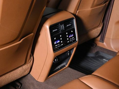 Certified 2023 Porsche Cayenne Turbo S AWD/4WD image 20