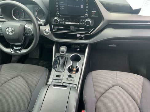 Used 2020 Toyota Highlander L AWD/4WD image 19