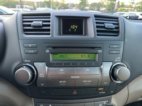 Used 2010 Toyota Highlander 4WD image 21