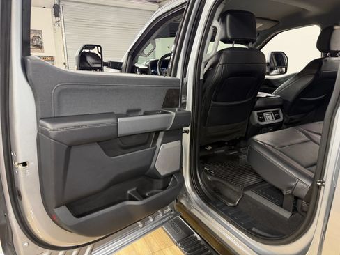 Used 2023 Ford F250 Lariat w/ Sport Appearance Package AWD/4WD image 15