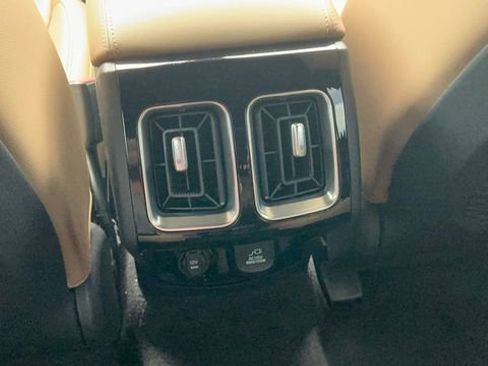 Certified 2025 Kia Sorento SX Prestige w/ Olive Brown Leather Package image 29