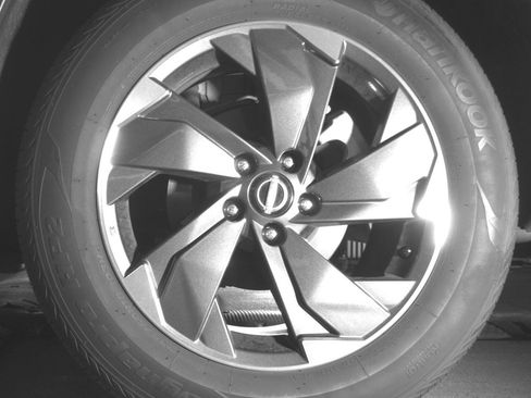 Used 2025 Nissan Rogue SV image 11