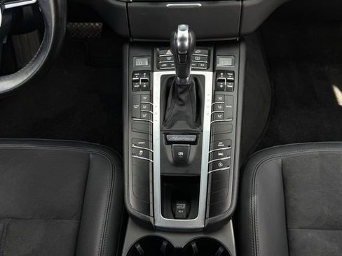 Used 2017 Porsche Macan AWD/4WD image 27