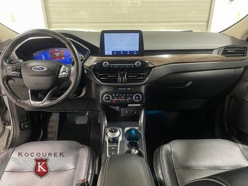 Used 2020 Ford Escape Titanium image 14