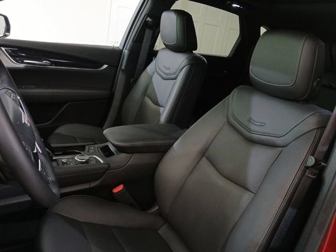 Certified 2025 Cadillac XT5 Premium Luxury w/ Technology Package AWD/4WD image 16