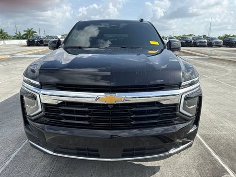 Used 2026 Chevrolet Suburban LS RWD image 21