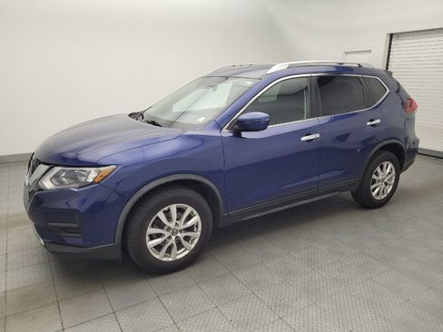 Used 2019 Nissan Rogue SV FWD image 2