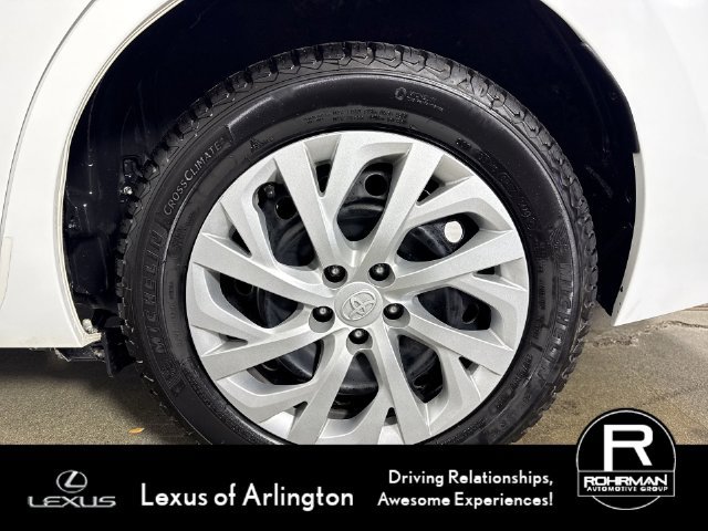 Used 2017 Toyota Corolla LE w/ Carpet Mat Package (TMS) FWD image 5
