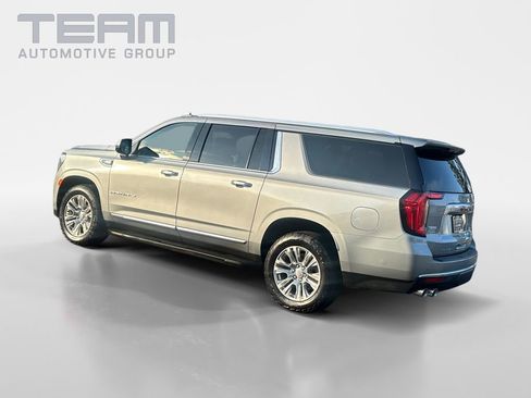 Used 2024 GMC Yukon XL Denali w/ Advanced Technology Package image 5