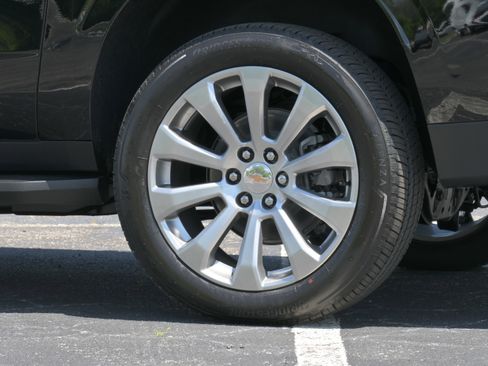 New 2026 Chevrolet Suburban Premier AWD/4WD image 45