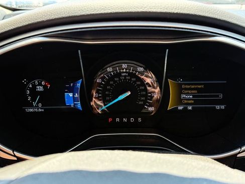 Used 2016 Ford Fusion SE FWD image 20