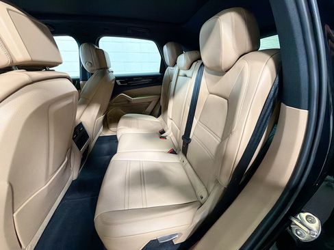 Used 2019 Porsche Cayenne image 20