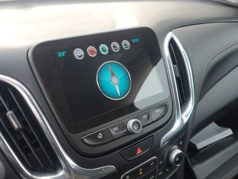 Used 2018 Chevrolet Equinox Premier image 13