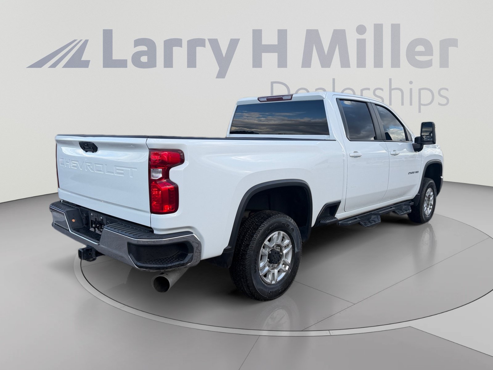 Used 2024 Chevrolet Silverado 2500 LT w/ Convenience Package AWD/4WD image 5
