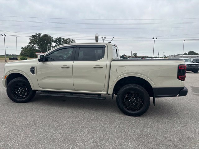Used 2025 Ford Ranger Lariat w/ Black Appearance Package RWD image 31