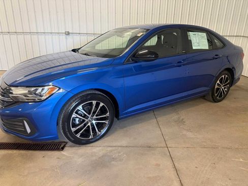 Certified 2023 Volkswagen Jetta Sport FWD image 2