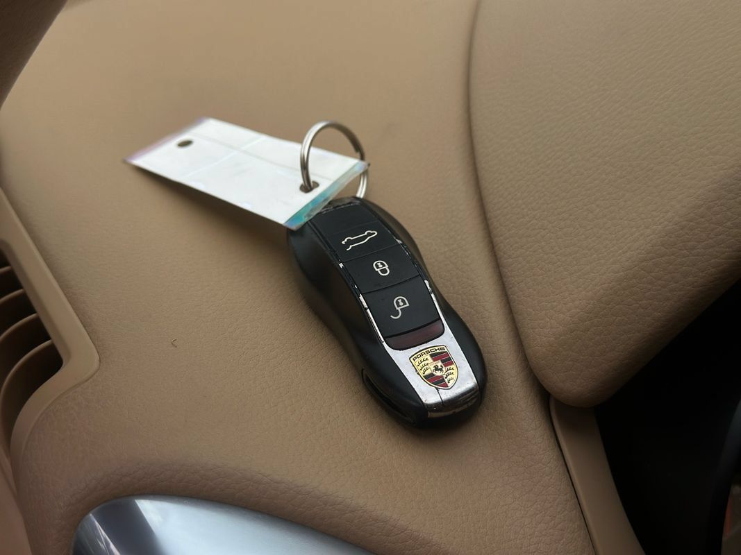 Used 2014 Porsche Cayenne Diesel AWD/4WD image 32